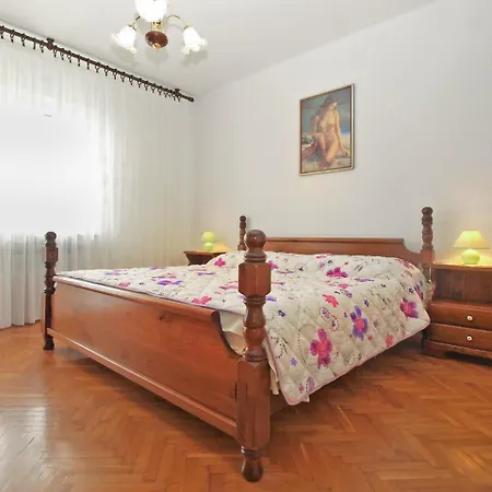 Medulinka 1704 Μεντουλίν