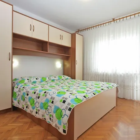 Medulinka 1704 *