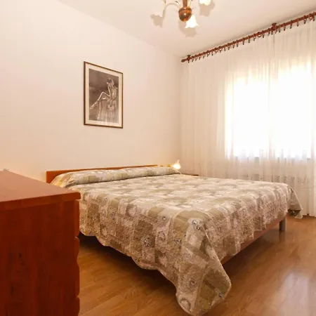 Medulinka 1704 Μεντουλίν